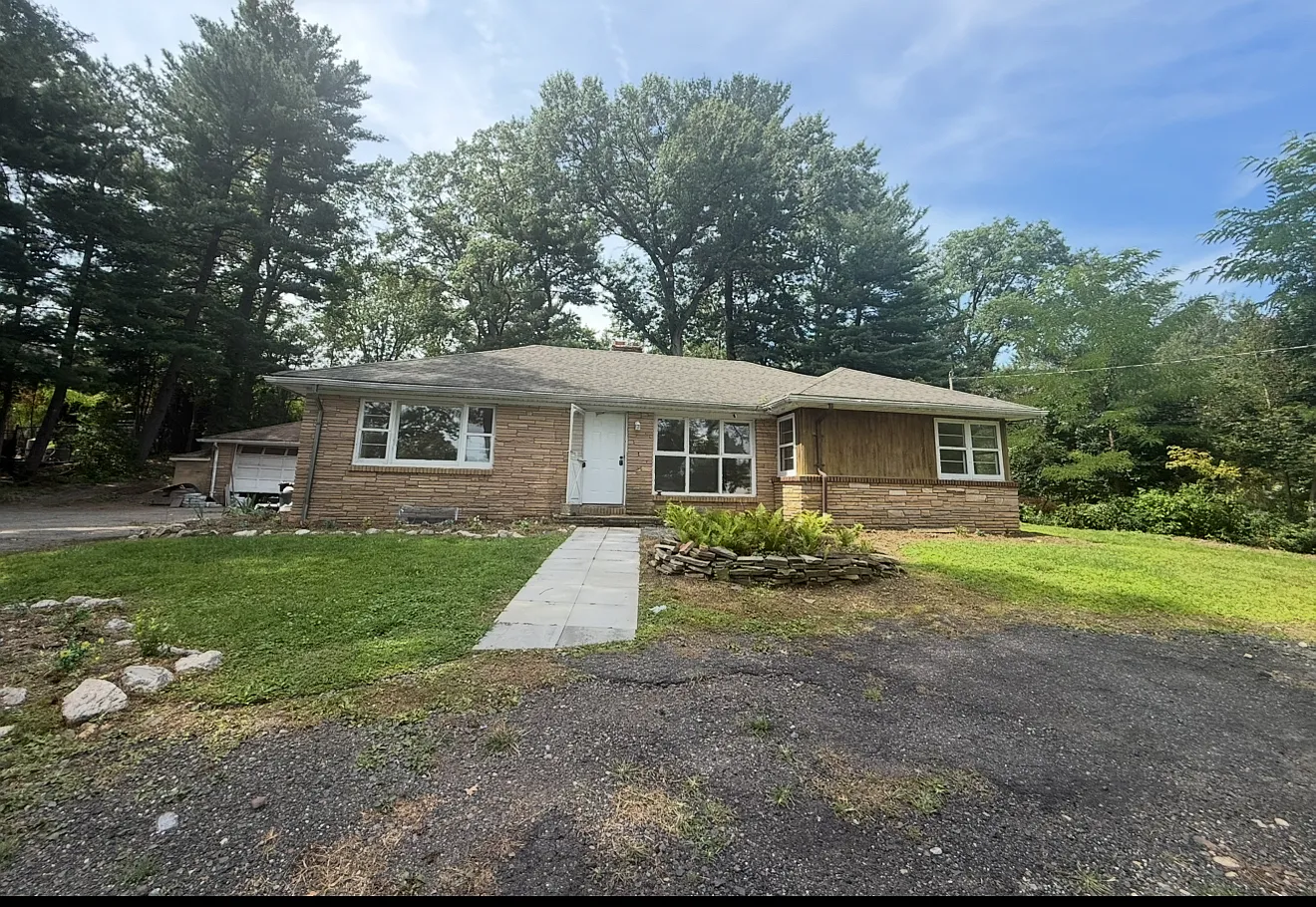 3 bed, 1.5 bath, 1544 sqft, $4,250 — Photo 2