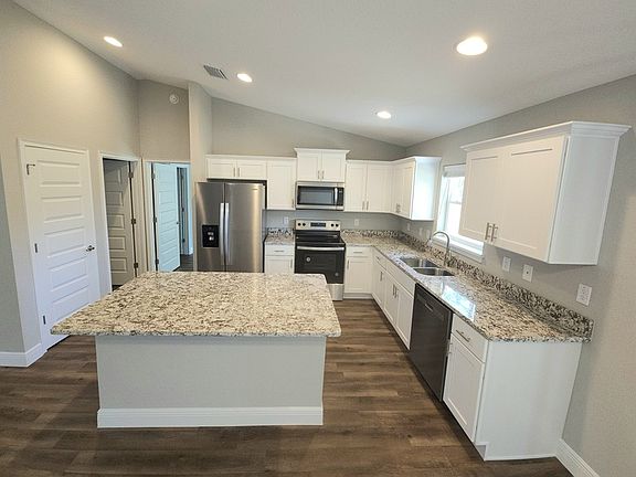3rd image of 7244 N Glenridge Cir
