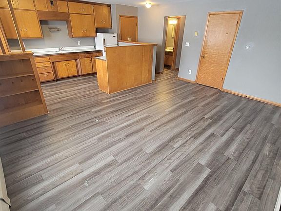 5th image of 335 E Elder St