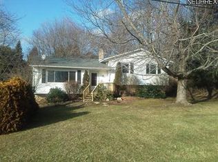 1223 Squires Dr, Mogadore, OH 44260