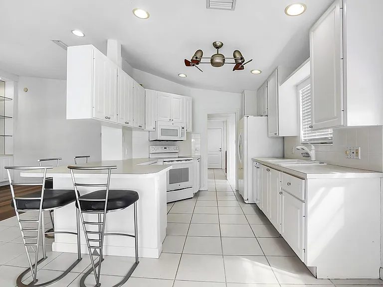 8270 Eleuthera Ln — Photo 5