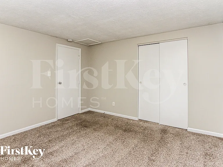 5717 Hacienda Ct — Photo 15