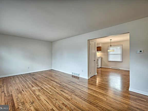 2nd image of 22 Chestnut St