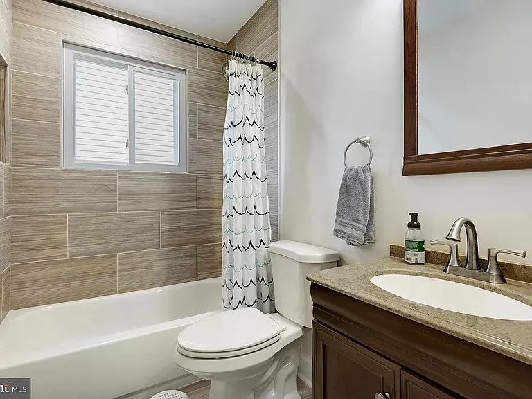 5906 Burgundy St #1 — Photo 10