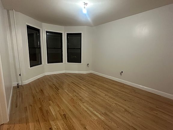 Big living room with plenty of natural light