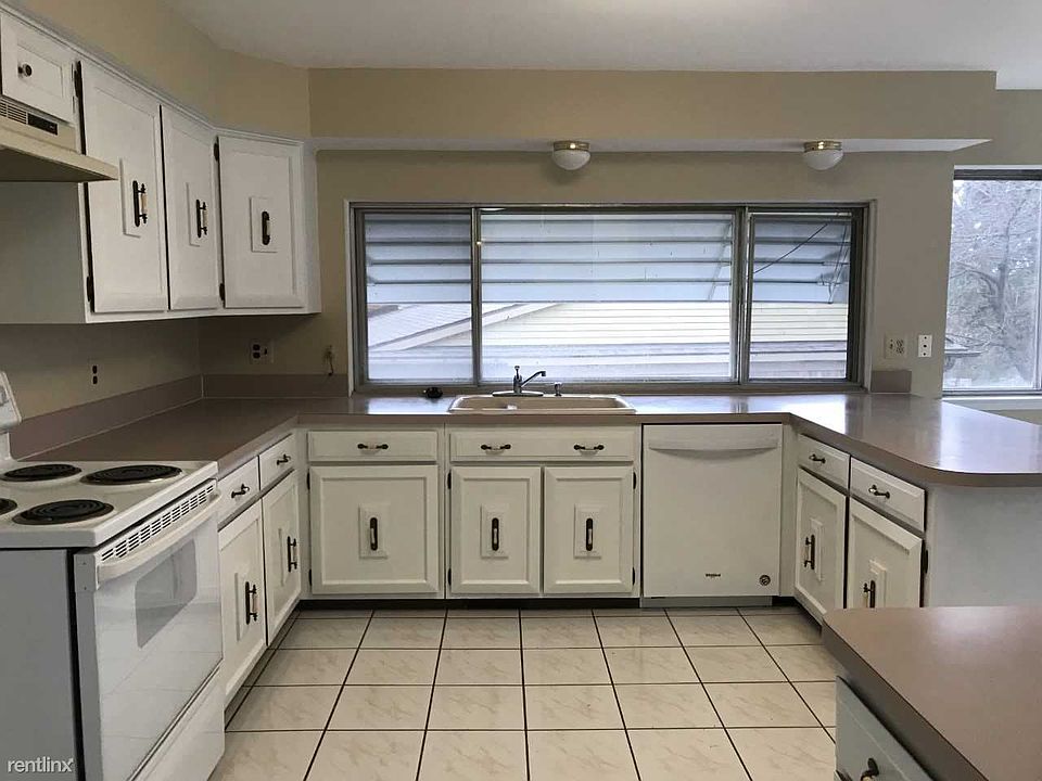 pine kitchen view 2