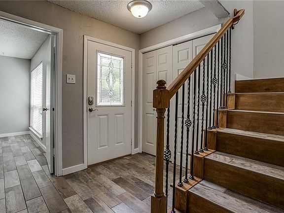 5th image of 2704 Meadowstone Ct