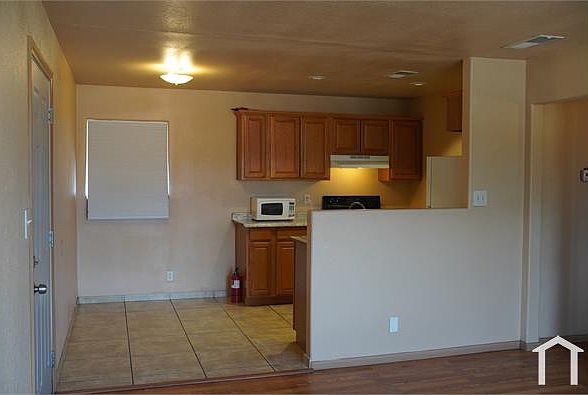 1st image of 506 McKellar Cir APT 4