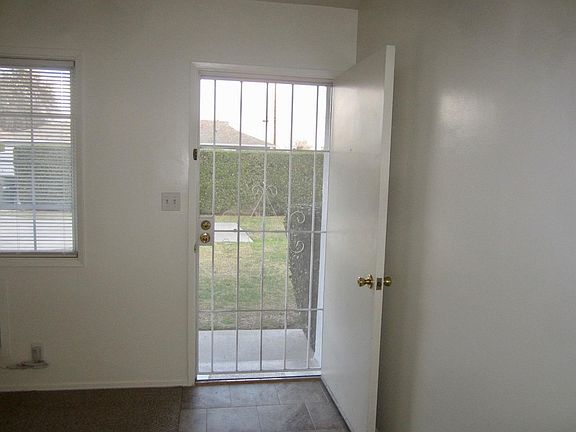 5th image of 5023 N Muscatel Ave
