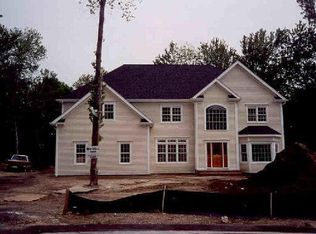 28 Whipporwill Dr, Shelton, CT 06468