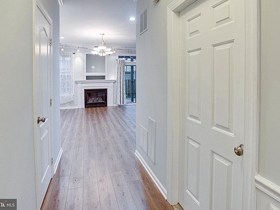 5th image of 938 Herons Run Ln