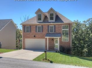 913 Suncrest Rd, Charleston, WV 25303