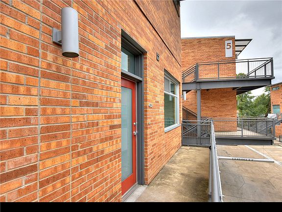 4th image of 2205 N Lamar Blvd Unit 412