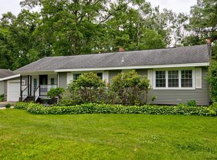 92 Meadowbrook Rd, Saratoga Springs, NY 12866