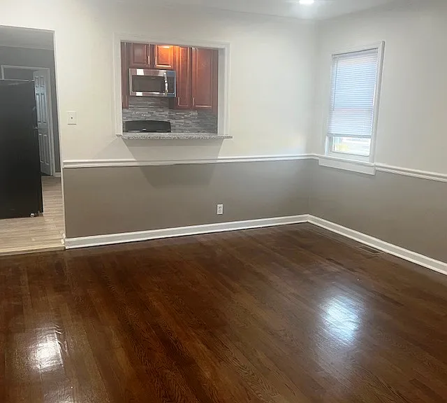 293 N Maple Ave #2L — Photo 13