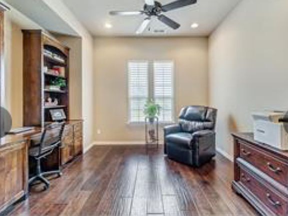 3rd image of 329 Menton Ln