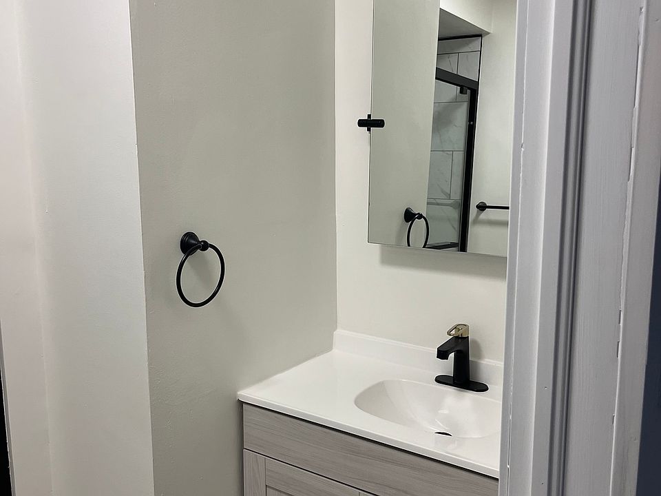 1st image of 158 Pine St #1