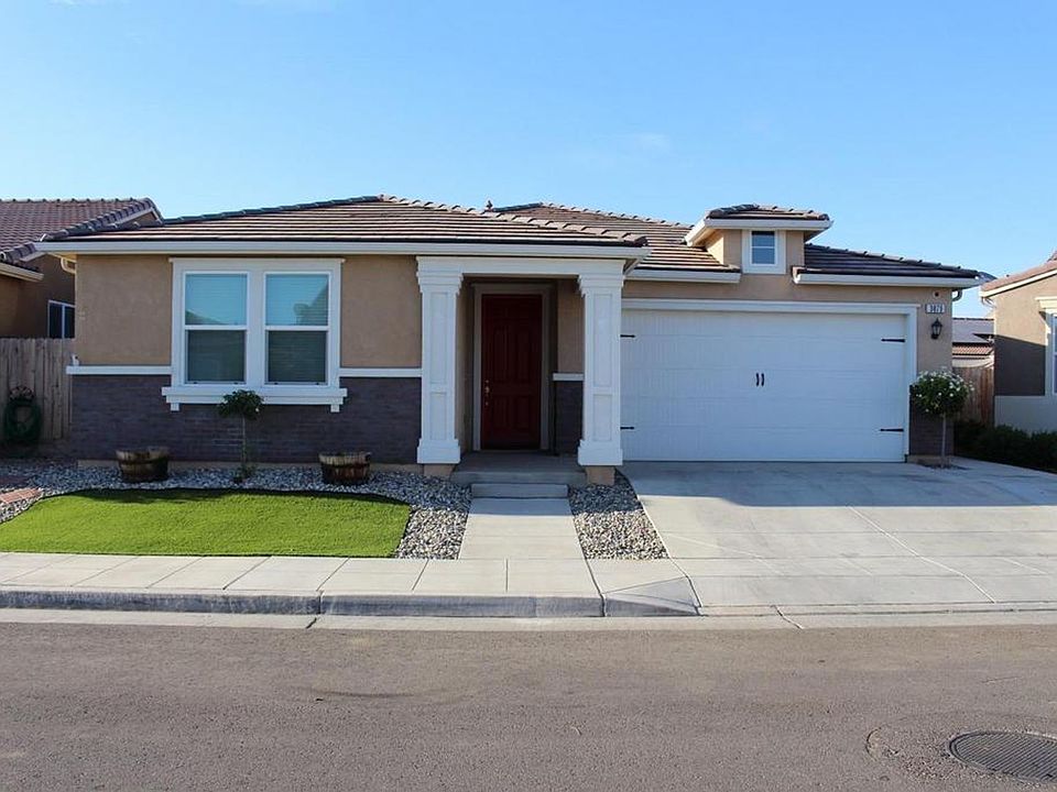 1st image of 3879 Mecca Ave