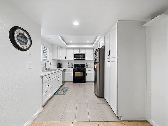 5th image of 4852 Cabana Dr APT 106