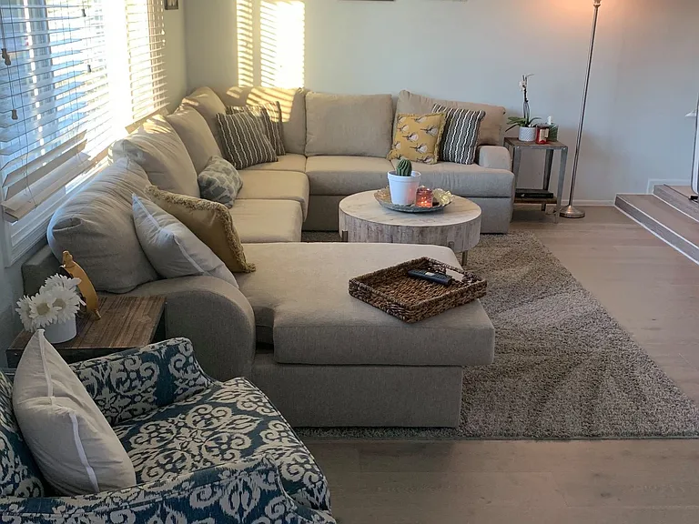1019 E Manhatton Dr — Photo 3