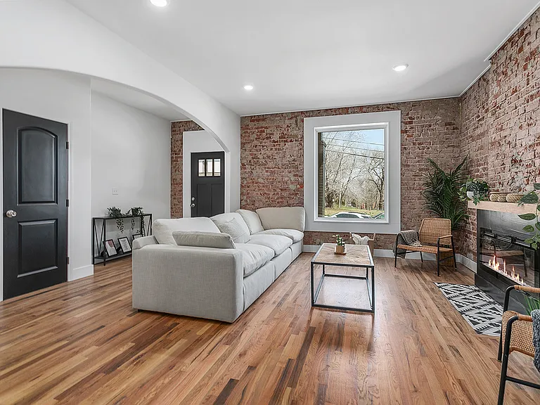 1822 Summit St #A — Photo 7