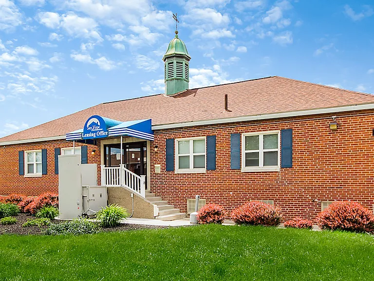 SkyView Townhome Apartments