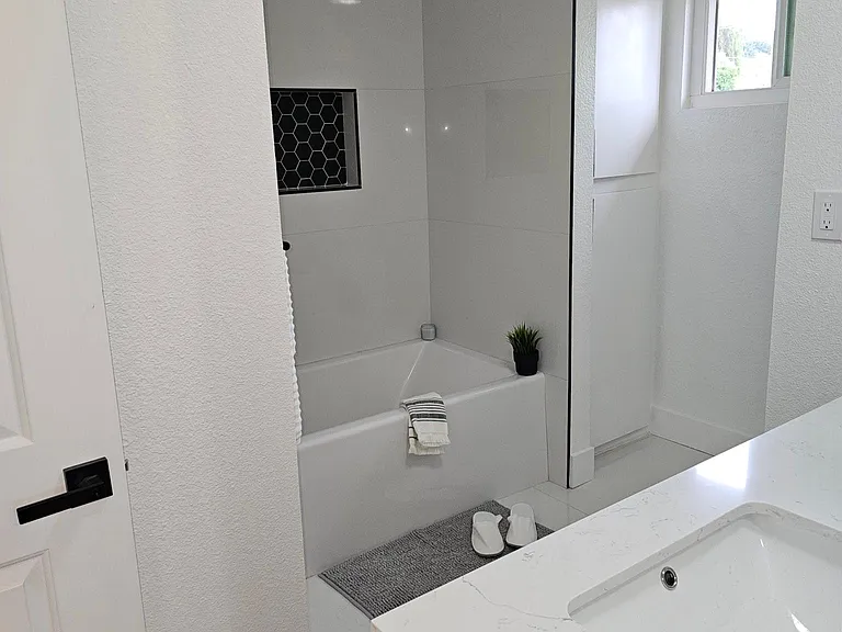 102 N Merrimac Dr #C — Photo 21