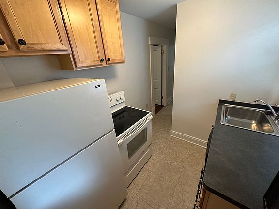 3rd image of 114 E Maynard Ave #116