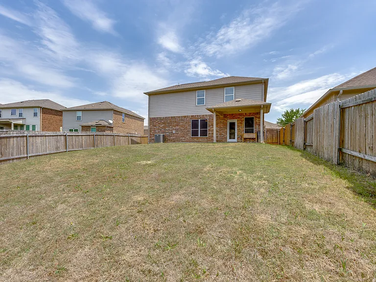 1608 Persimmon Dr — Photo 28