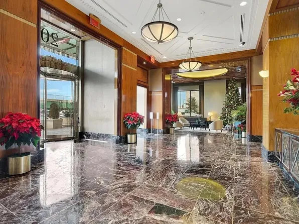 200 Riverside Boulevard image 12 of 16