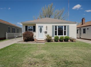2914 Center Dr, Parma, OH