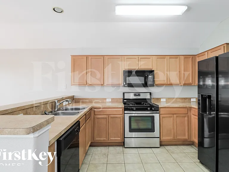 1450 Waldrop Dr — Photo 10