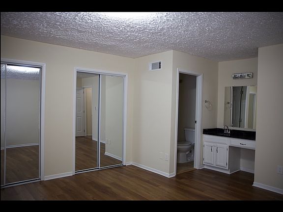 4th image of 4 Citadel Dr APT 4
