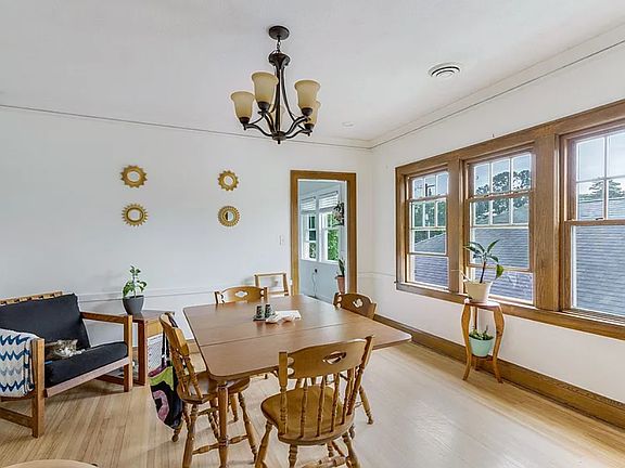3rd image of 3547 Girard Ave S