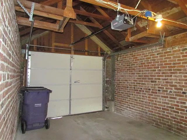 3428 N Newton St — Photo 16