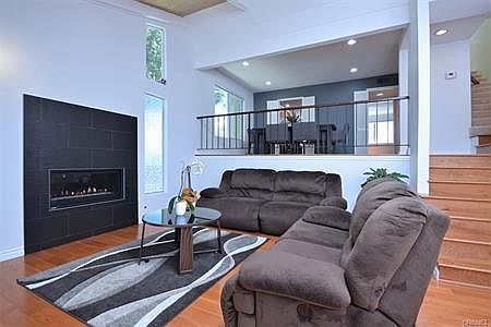 4th image of 11856 Moorpark St APT H