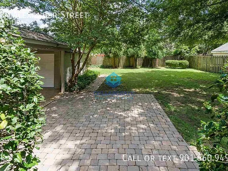 134 Alexander St — Photo 4