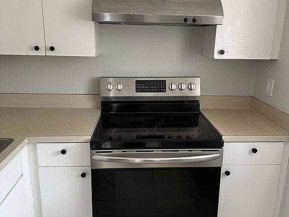5th image of 5310 26th St W Unit 1705
