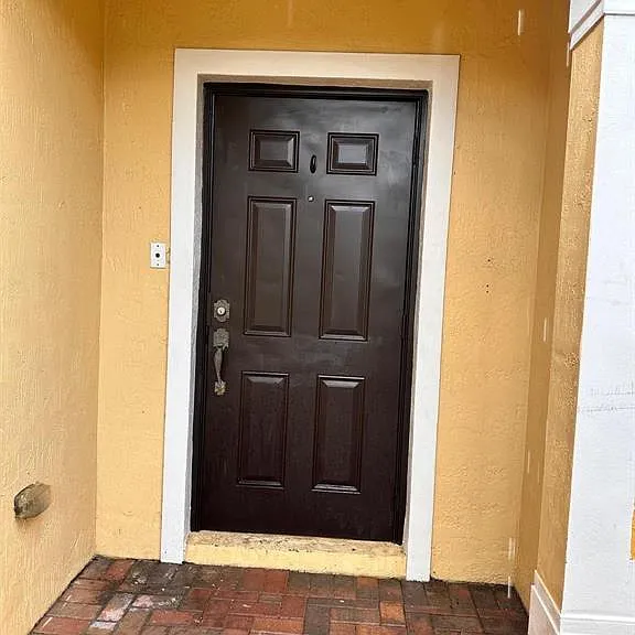 1721 SW 81st Ter — Photo 5