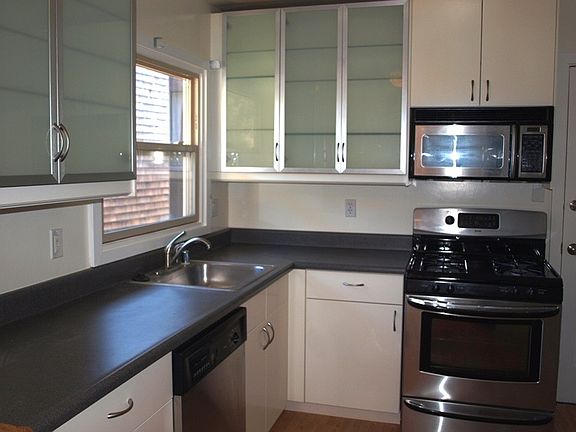 2nd image of 835 Sir Francis Drake Blvd APT 3