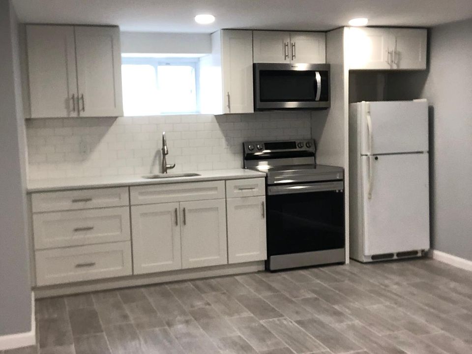 1st image of 20 Dixon Ave