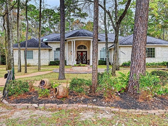 3rd image of 9526 Deer Path Ln