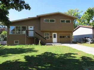 2917 S Walts Ave, Sioux Falls, SD 57105