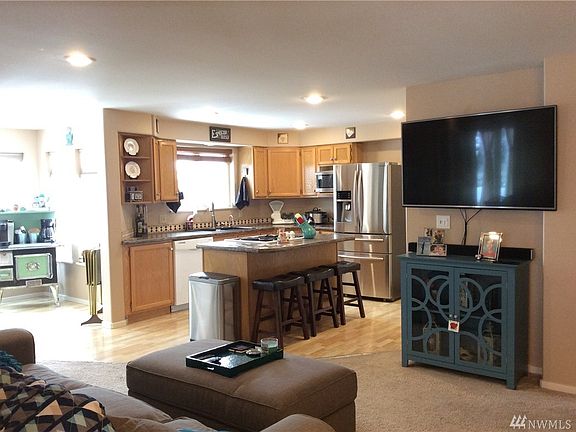 5th image of 701 Kriewald Ct