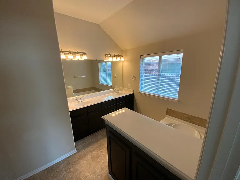708 Hummingbird Dr — Photo 14