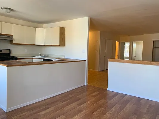 Rented by Velsor Realty | media 6