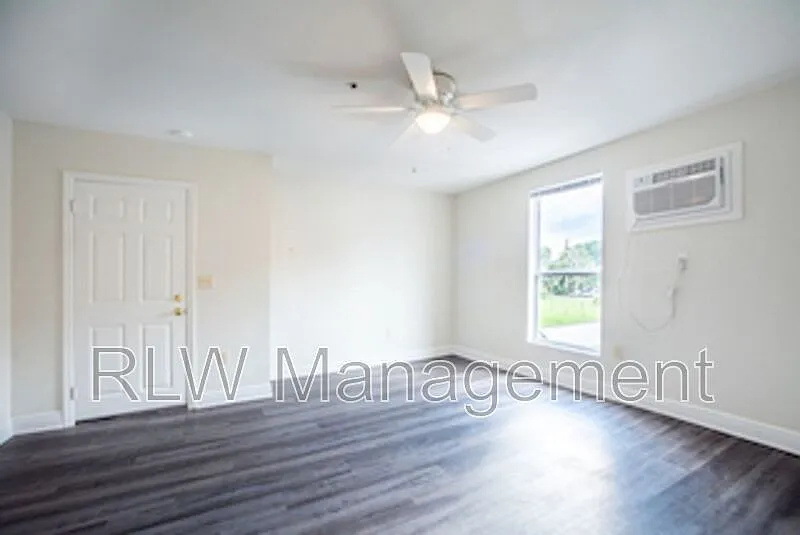 11 N Central Ave — Photo 3