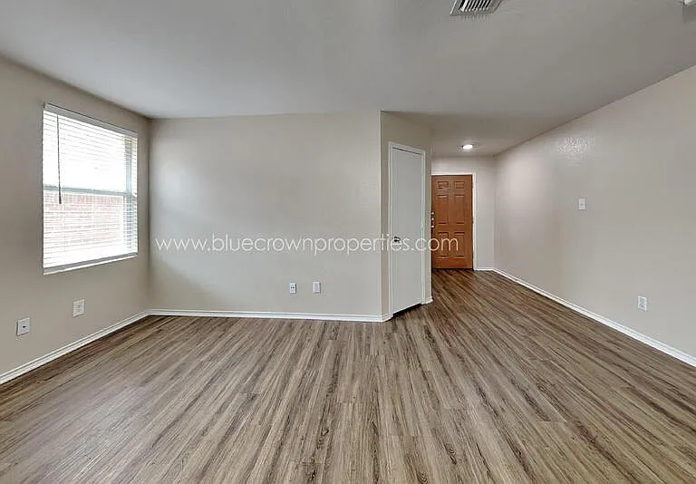12862 Vassar Dr — Photo 2