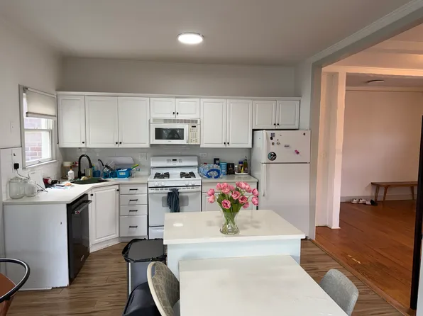 46 Bay St #1, Long Beach, NY 11561