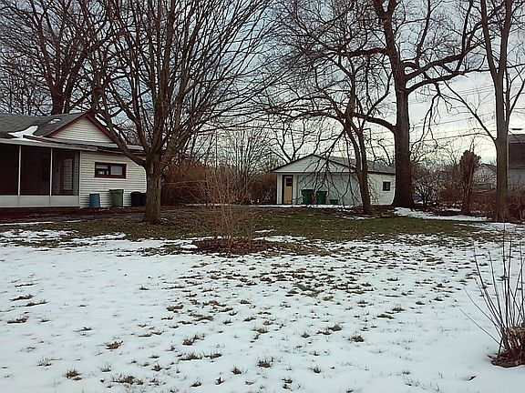 3rd image of 212 W Mississippi Ave